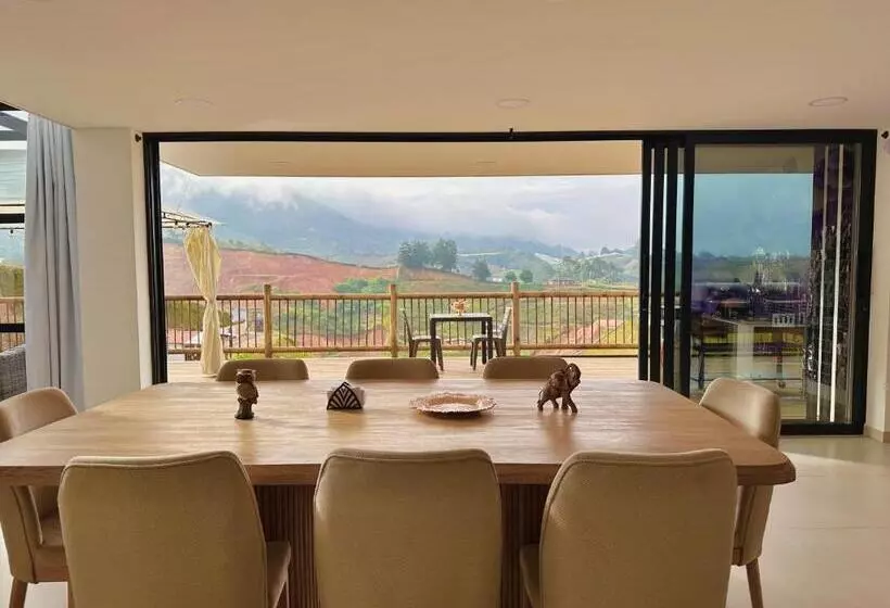 Aamiaismajoitus (B&B) Casa Fénix