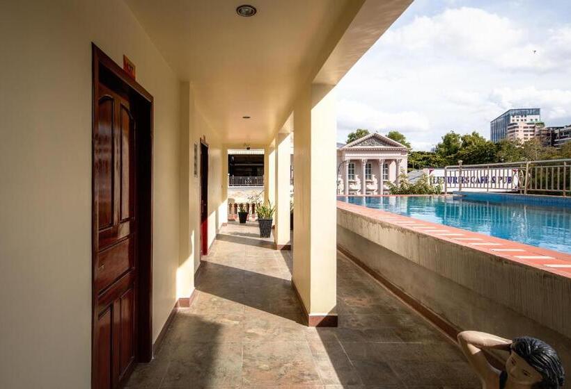 ホテル Amara Palace