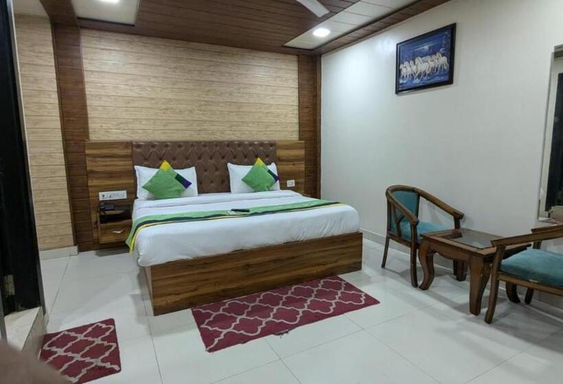 בית מלון כפרי Gloab Residency Near Delhi Airport