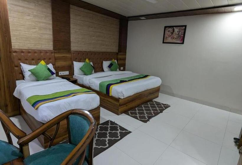 בית מלון כפרי Gloab Residency Near Delhi Airport