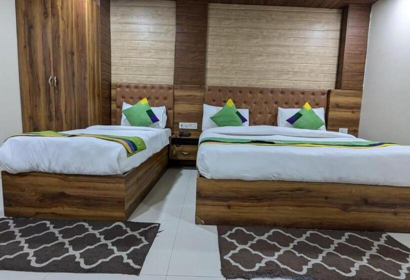 בית מלון כפרי Gloab Residency Near Delhi Airport