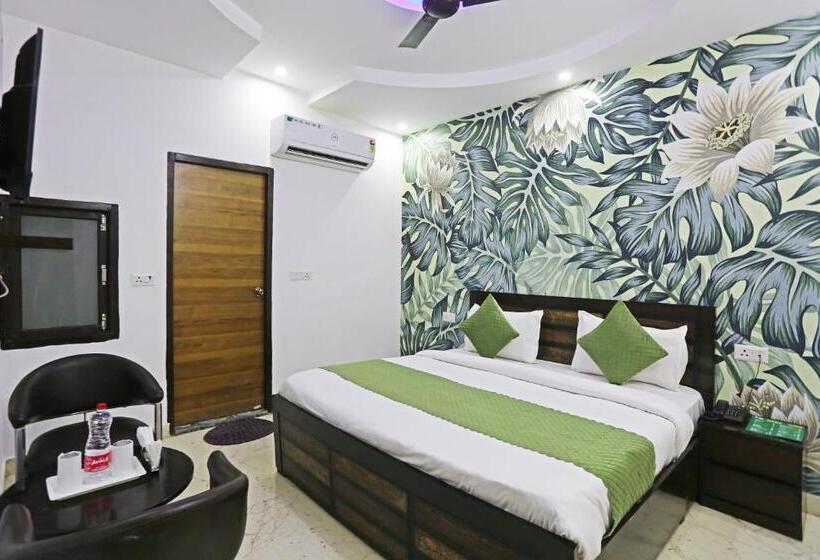 בית מלון כפרי Gloab Residency Near Delhi Airport