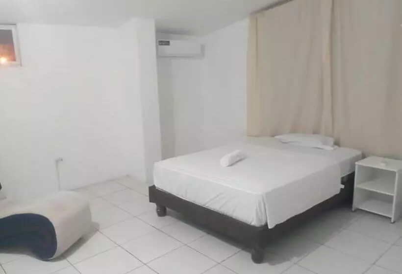 ペンション Hostal Tamara