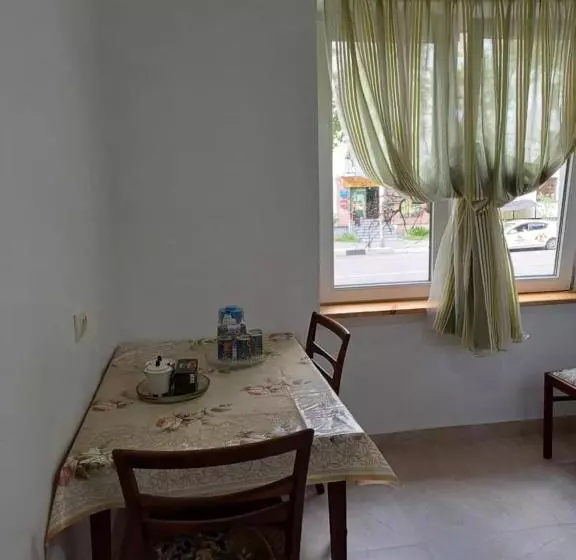 پانسیون Kutaisi Apartment