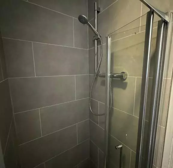 پانسیون Superb Double Room Beside Croke Park   3