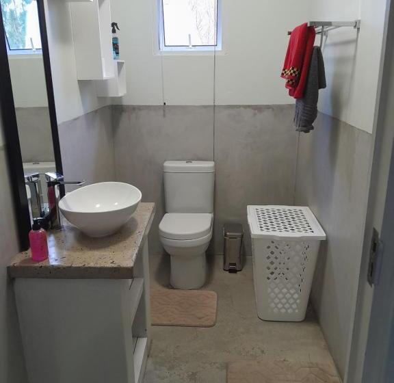 펜션 Woburn Guest House