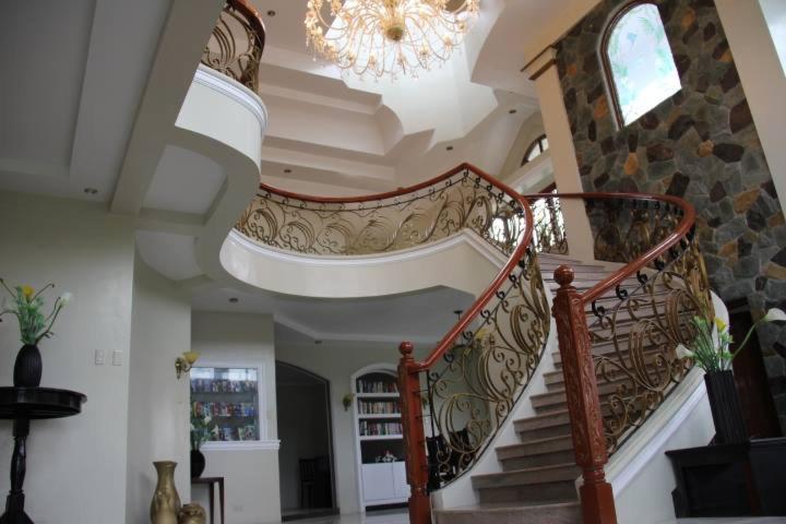 The Q Hotel And Events Place