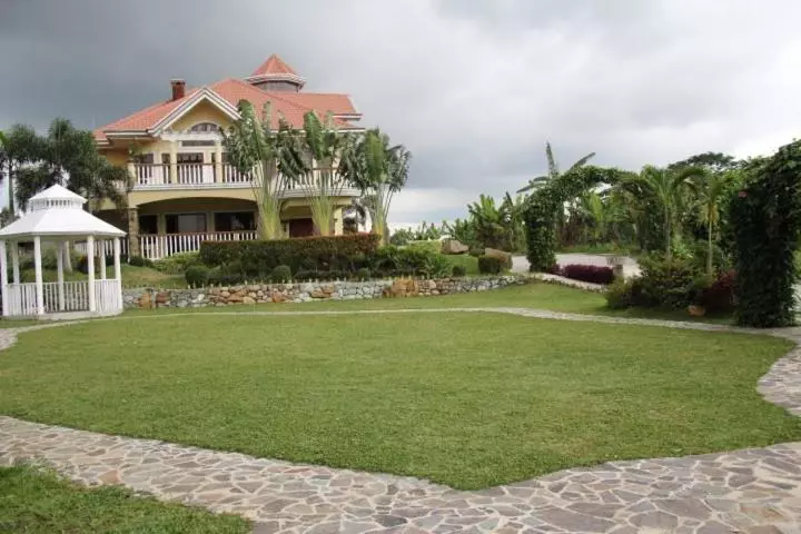 The Q Hotel And Events Place