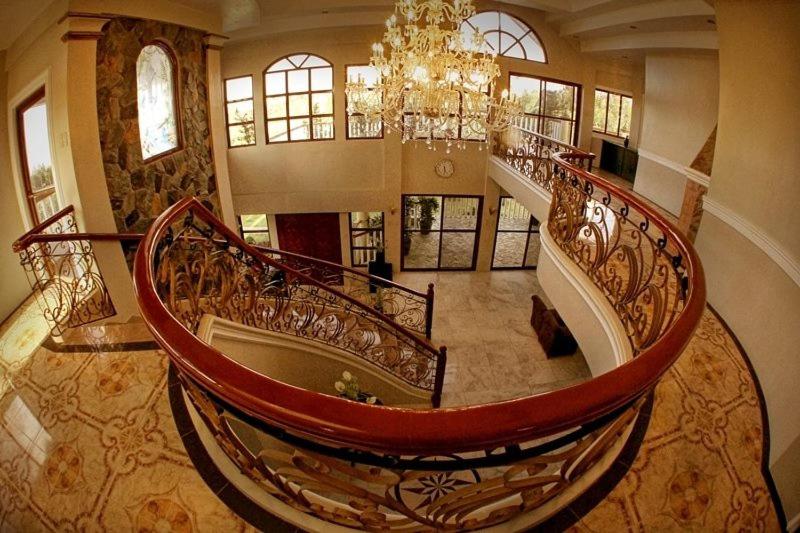 The Q Hotel And Events Place