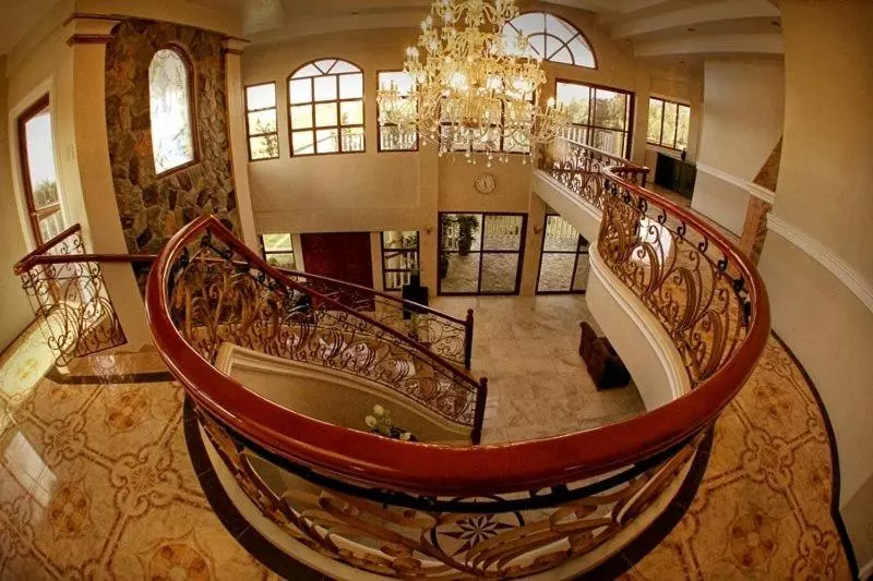 The Q Hotel And Events Place