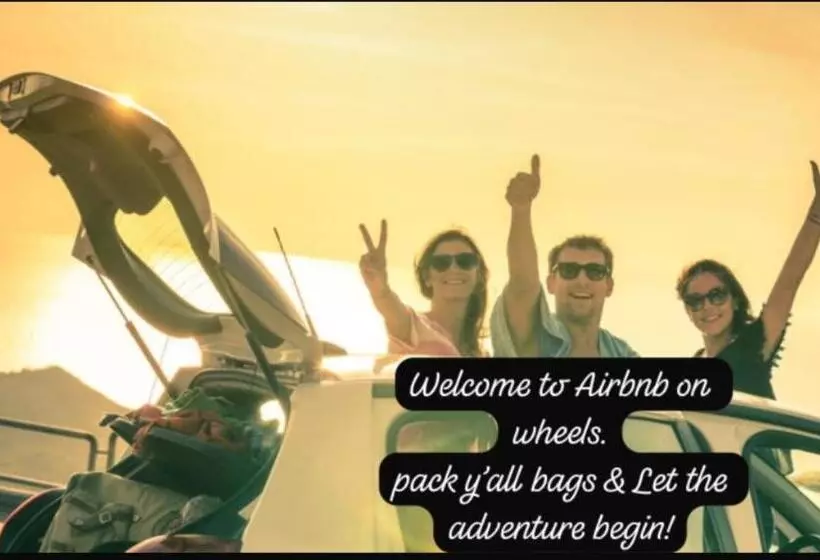 هاستل Island Tours & Airport Service Only