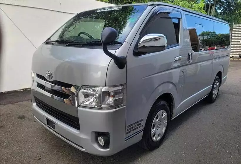 هاستل Island Tours & Airport Service Only
