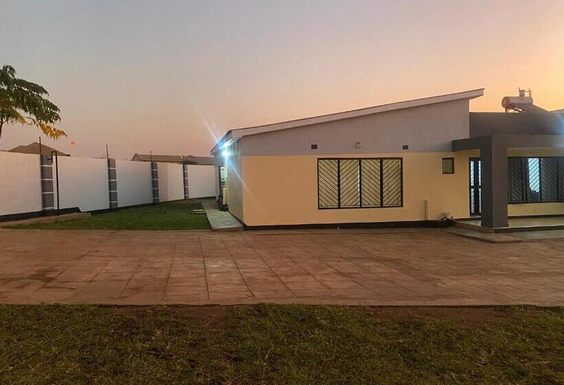 تختخواب و صبحانه Dnc Comfort Suites