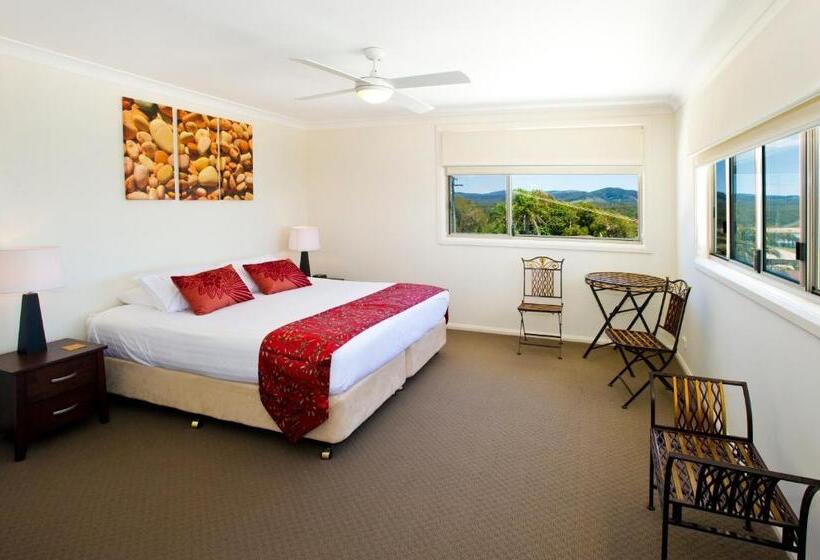 Bed and Breakfast Solitary Islands Lodge