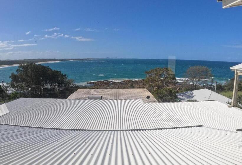 Bed and Breakfast Solitary Islands Lodge