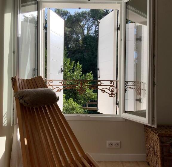 تختخواب و صبحانه Villa Hélène