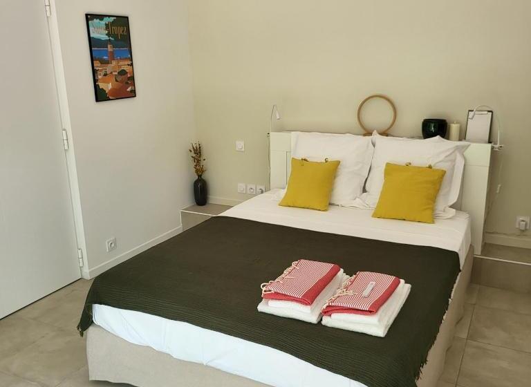 تختخواب و صبحانه Villa Hélène