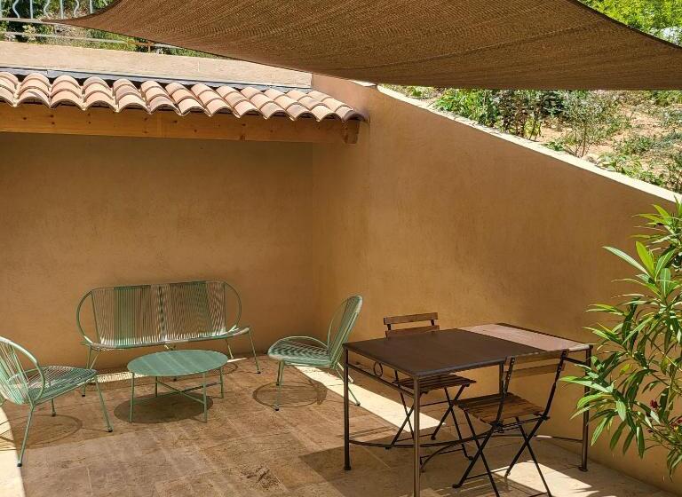 تختخواب و صبحانه Villa Hélène