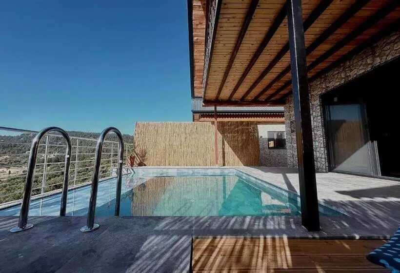 Belen Lodge