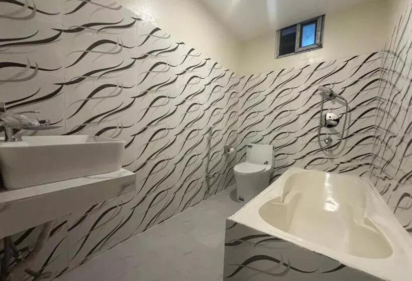 Chandrama Hotel And Restaurant