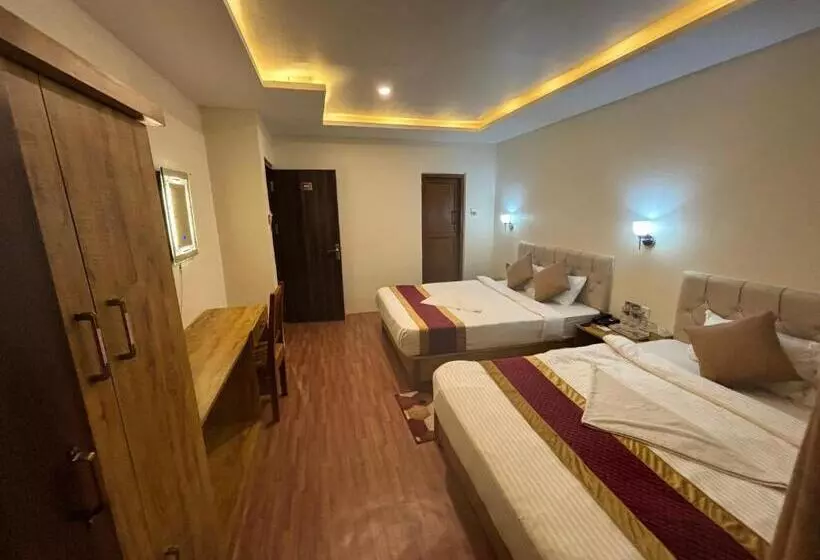 Chandrama Hotel And Restaurant