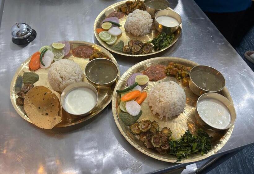 Chandrama Hotel And Restaurant