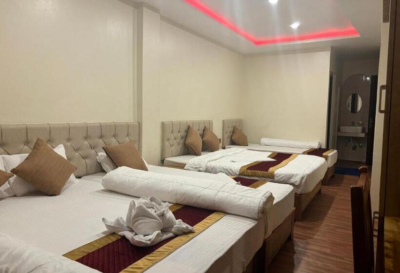 Chandrama Hotel And Restaurant