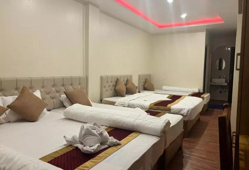 Chandrama Hotel And Restaurant