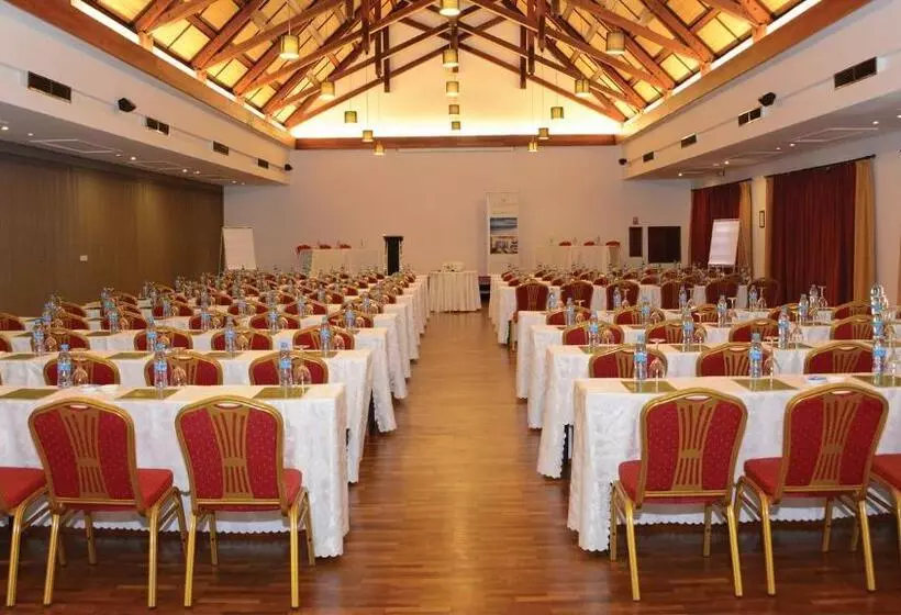 هتل Crystal Beach Resort Belle Mare