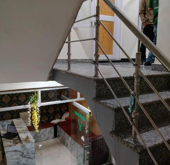 Отель Deer Park