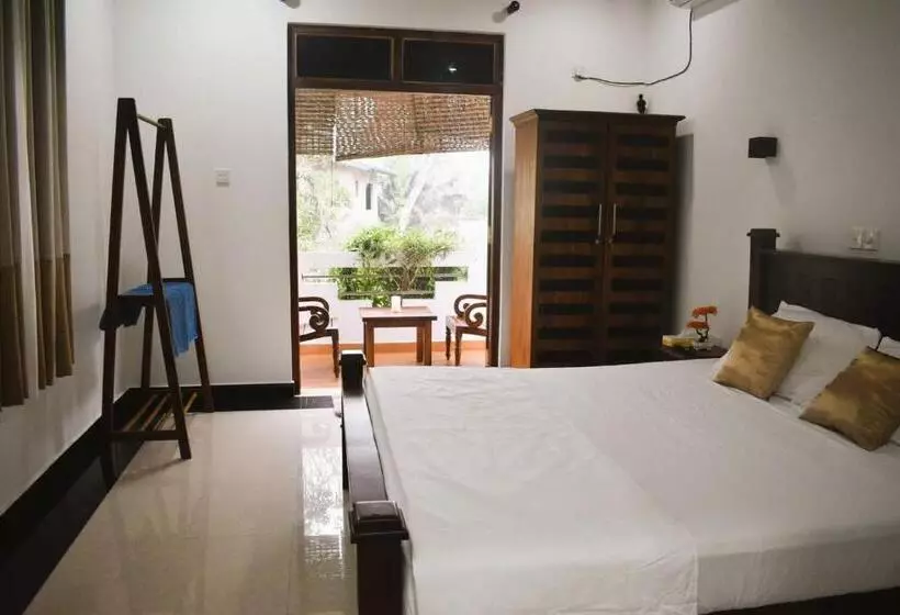 Hotelli Happy Garden