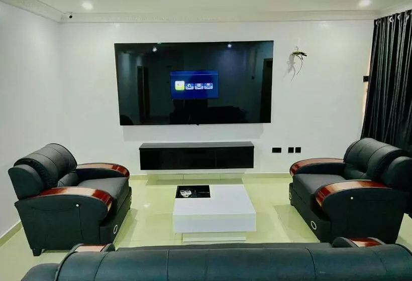 هتل Lekki Cardinal Homes