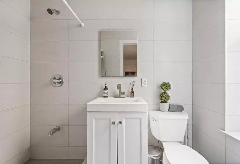 هتل Spacious Modern Chinatown 3 Bedrooms