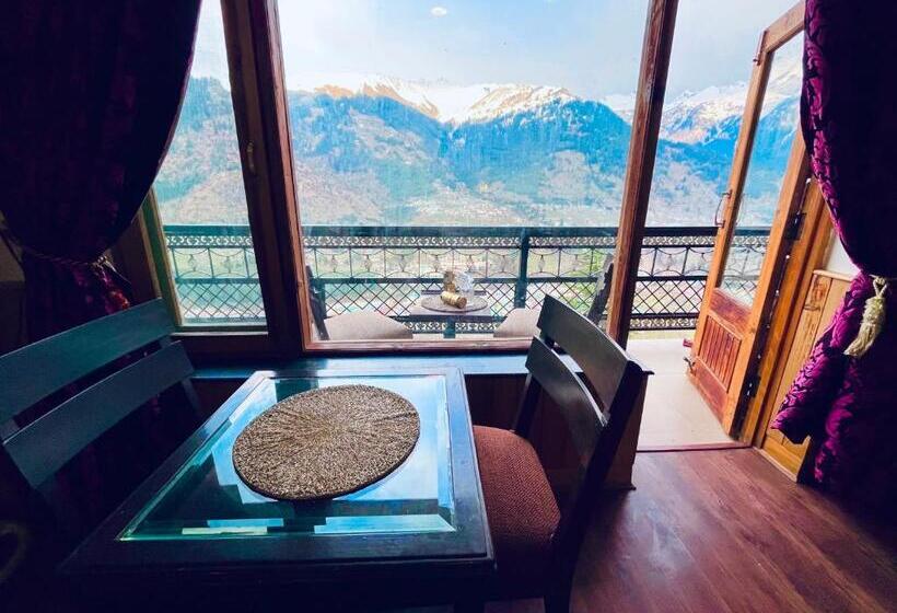 هتل The Channel Lodge