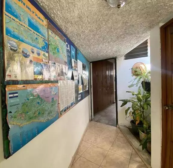 ペンション Hostal Cumbres De El Salvador