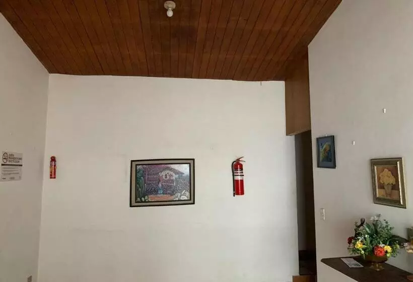 ペンション Hostal Cumbres De El Salvador
