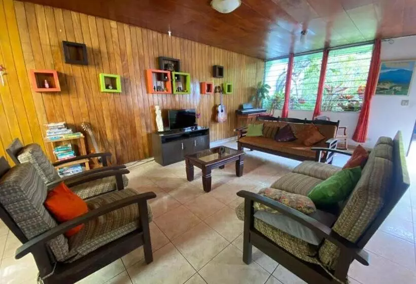 ペンション Hostal Cumbres De El Salvador