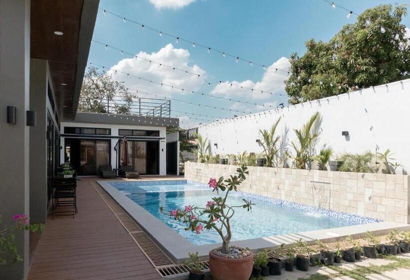 A Poolside Cafe Resort