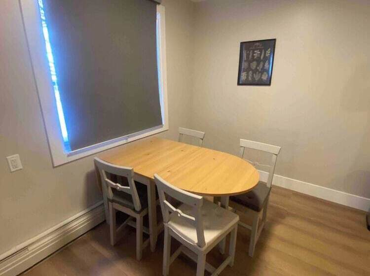 پانسیون Morden Newly Renovated 1br Flats, Walk To Whyte