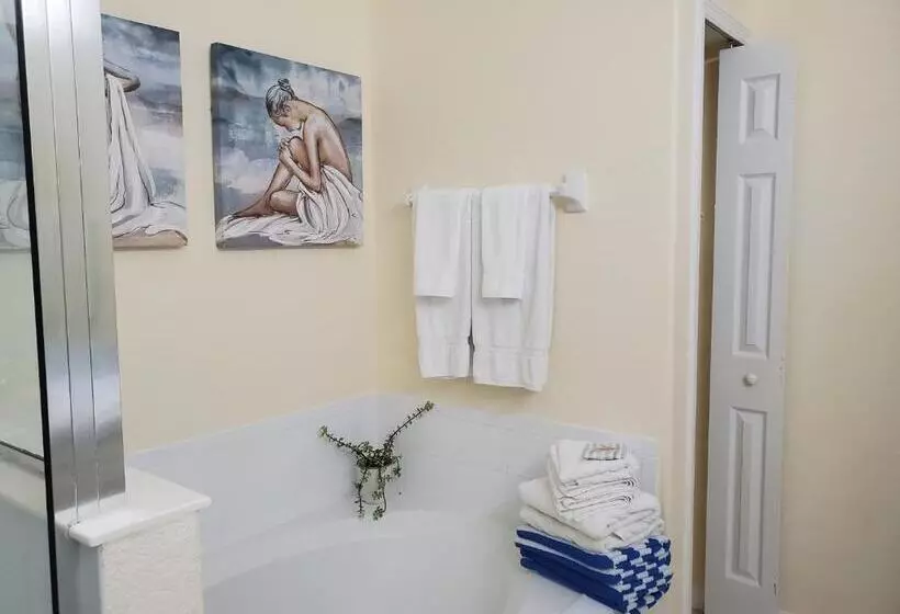 ペンション Posh Guest Suite With Pool