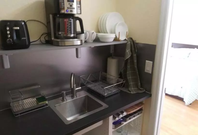 ペンション Posh Guest Suite With Pool