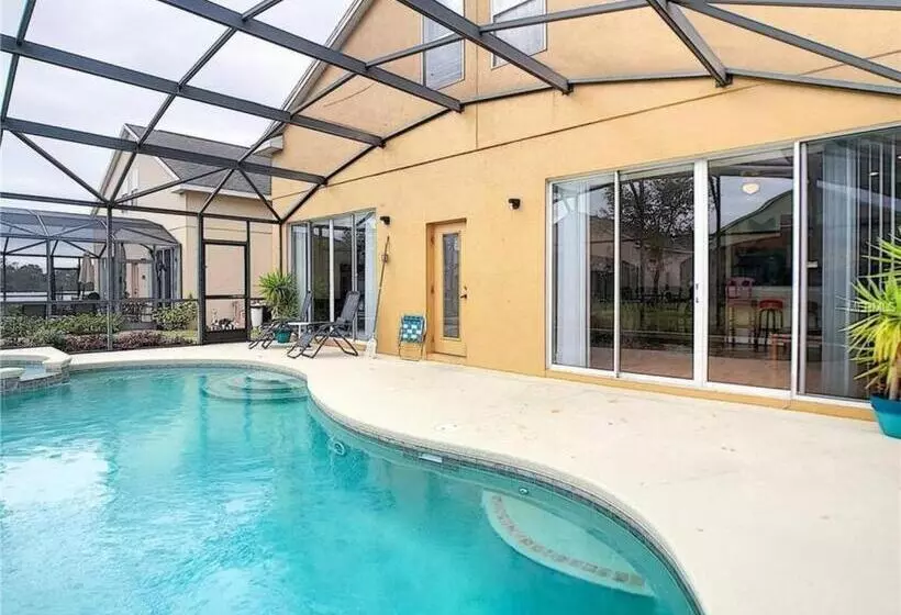 ペンション Posh Guest Suite With Pool