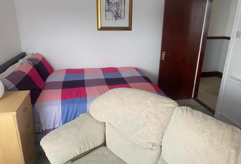 پانسیون Queens House