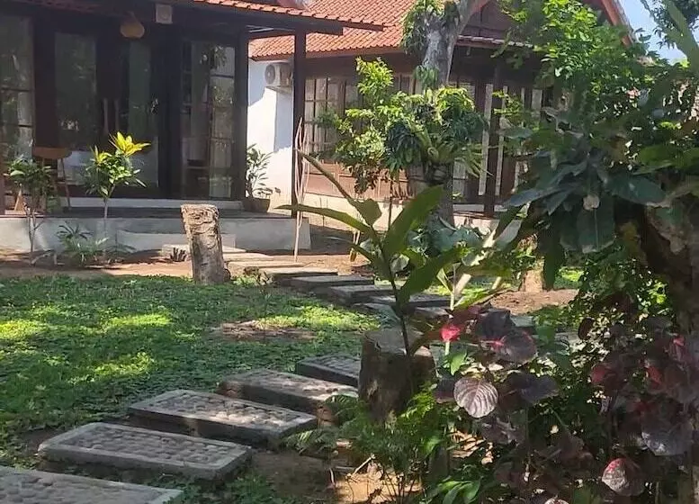 ペンション Vanaya Lodge