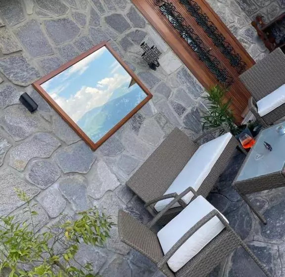 Majatalo Villa D Alba Guest House