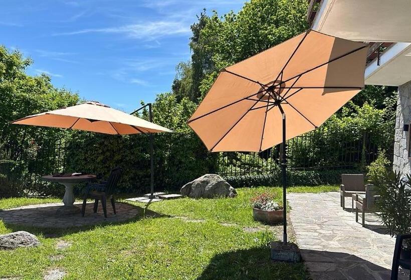 پانسیون Villa D Alba Guest House