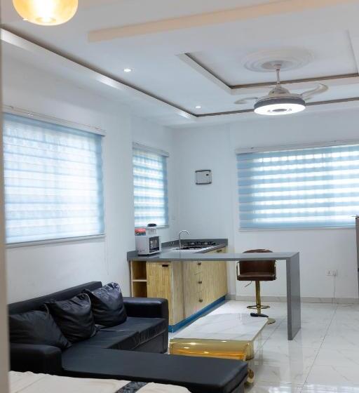 مبيت وإفطار Atom Height Apartment