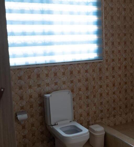 مبيت وإفطار Atom Height Apartment