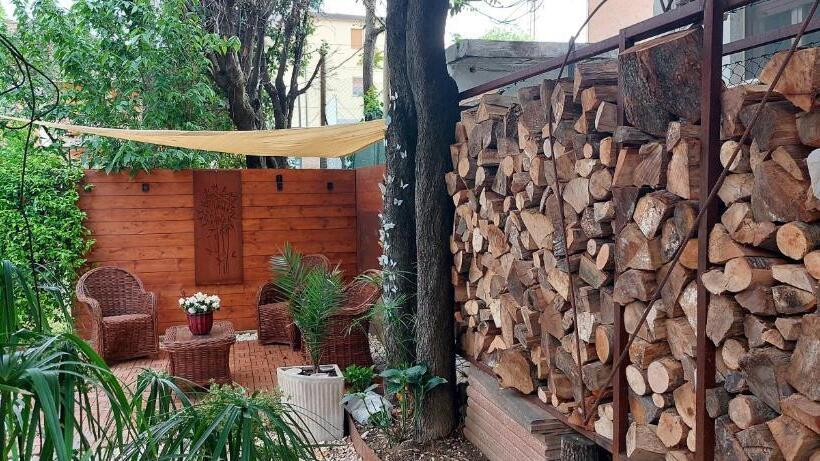 تختخواب و صبحانه Honeyoshun