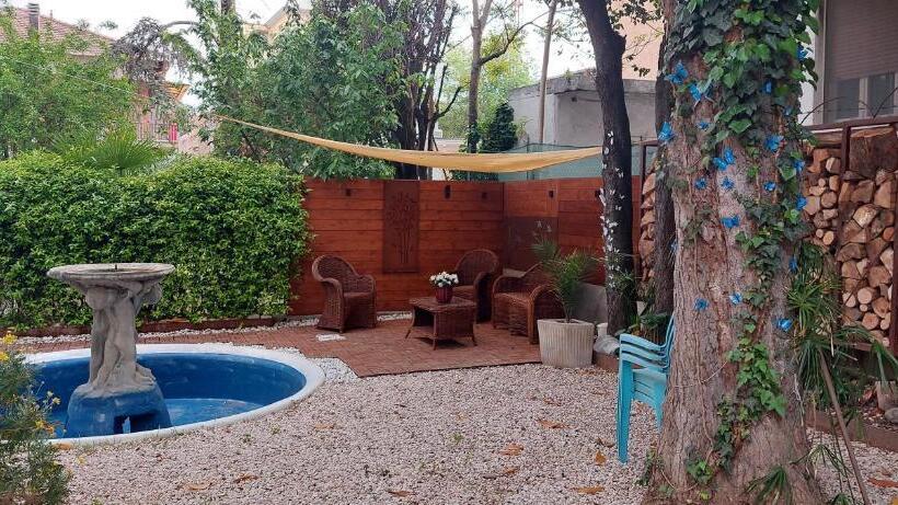 تختخواب و صبحانه Honeyoshun